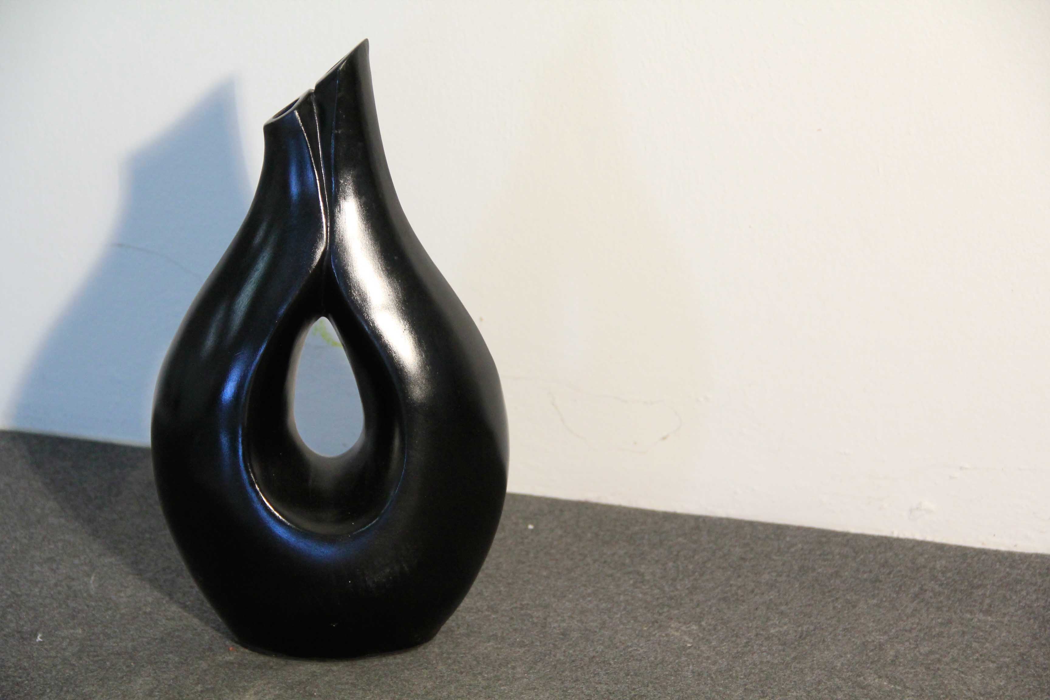 vaso in terracotta nero